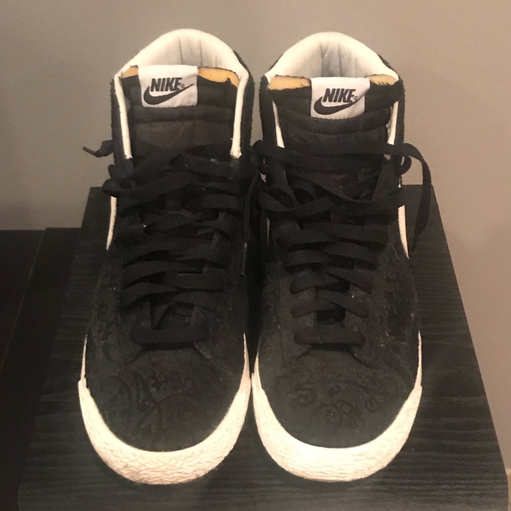 Nike Men’s Velour Damask print High Top